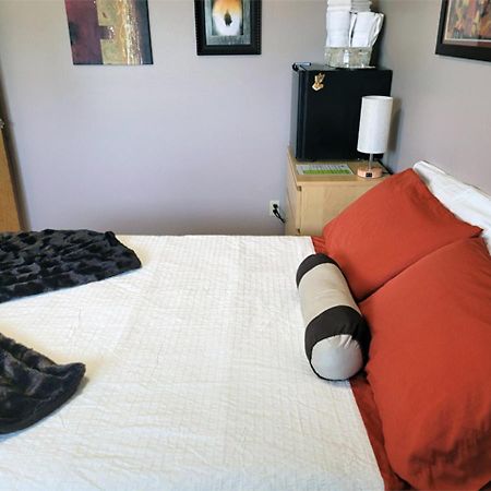 The Dewberry Homestay B&B Edmonton Zewnętrze zdjęcie